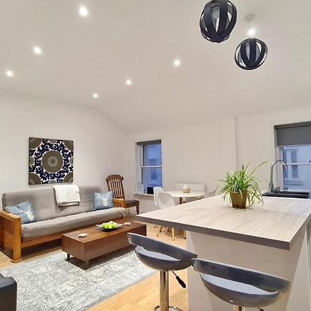 Modern & Central, Perfect Beach Getaway- 2Min Walk Brighton Екстер'єр фото