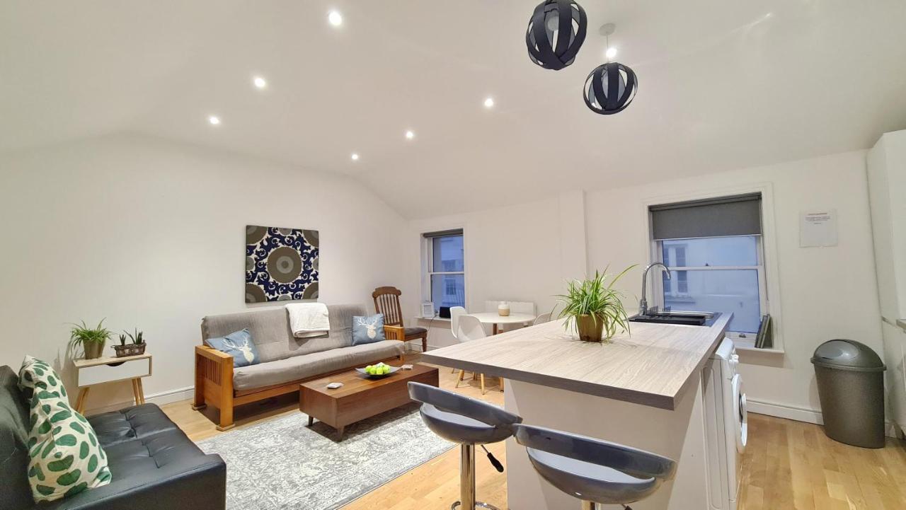Modern & Central, Perfect Beach Getaway- 2Min Walk Brighton Екстер'єр фото
